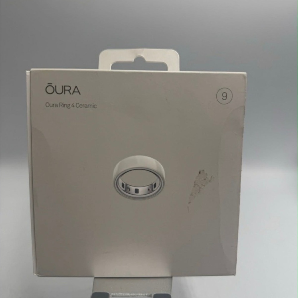 Oura Ring 4 Ceramic White